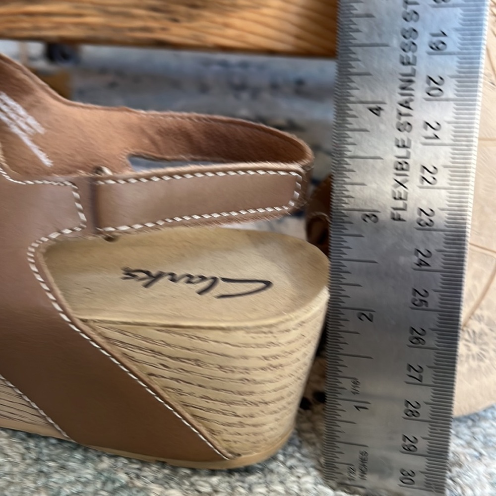 Clarks Sandals - Picture 6 of 7
